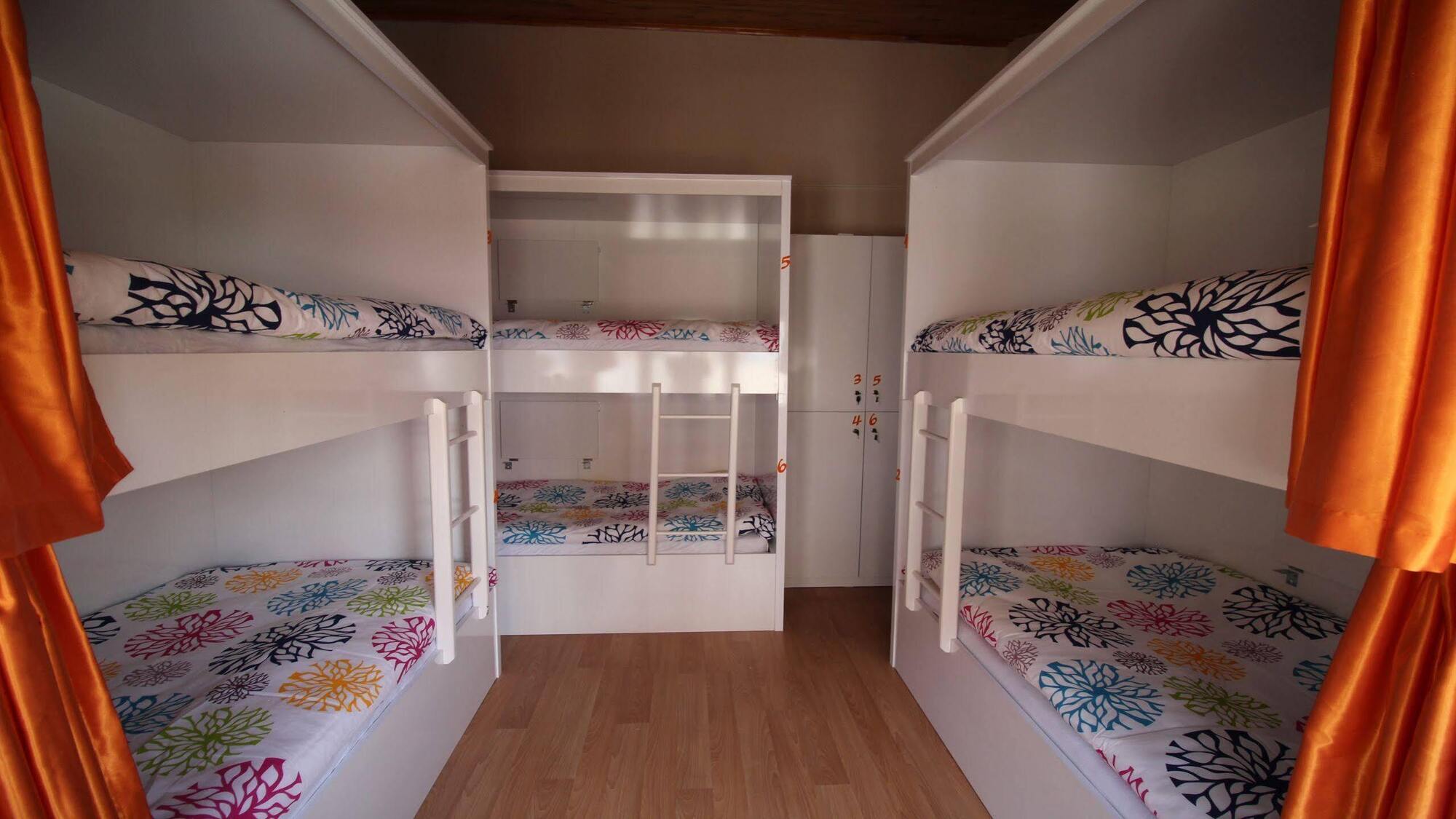 Deeps Hostel เอสเกซีเฮียร์ ภายนอก รูปภาพ